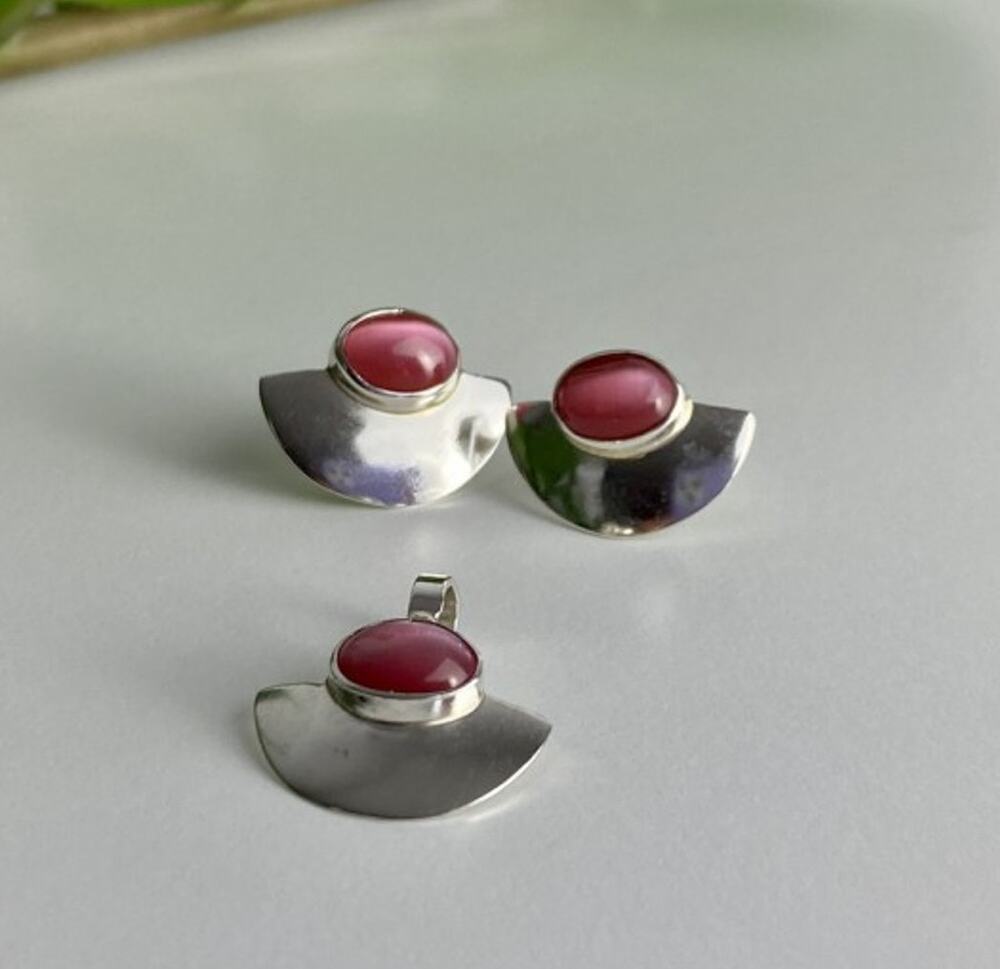 925 Sterling Silver Pink Agate Stud Earrings & Pendant Set